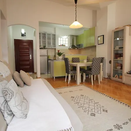 Daire Meric Duplex Budva